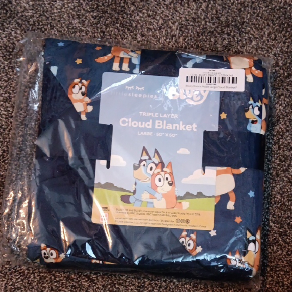 Little Sleepies Bluey Dance Mode Large Cloud Blakket